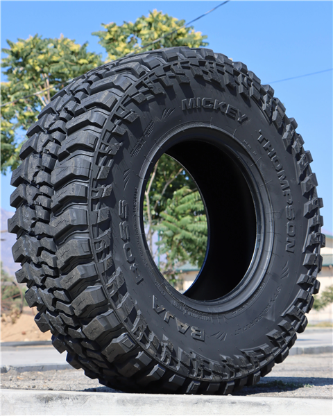 MICKEY THOMPSON - LT305-60-18 MICKEY THOMPSON BAJA BOSS M/T BW 114 10PLY